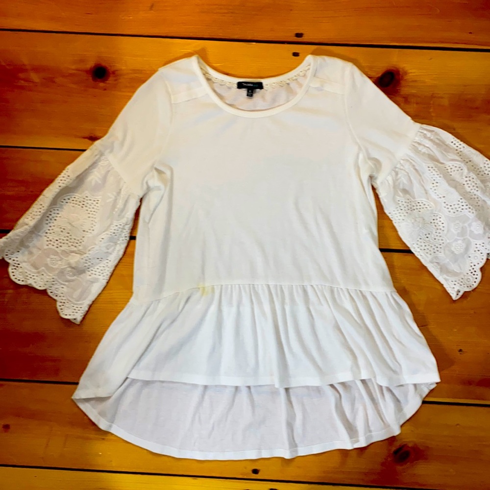 White laced arm top